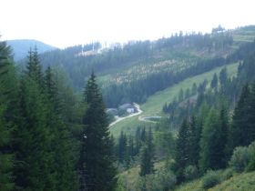 Blick vom Wanderweg auf das Klippitzdorf.jpg